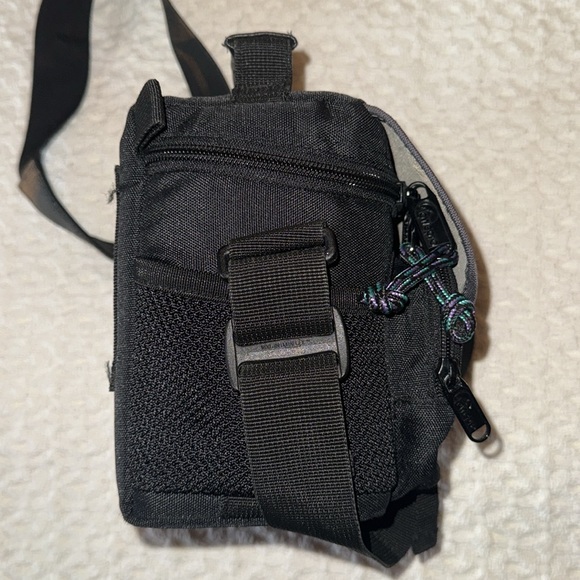 **SOLD** Lowepro Nova Micro camera case - Picture 2 of 6